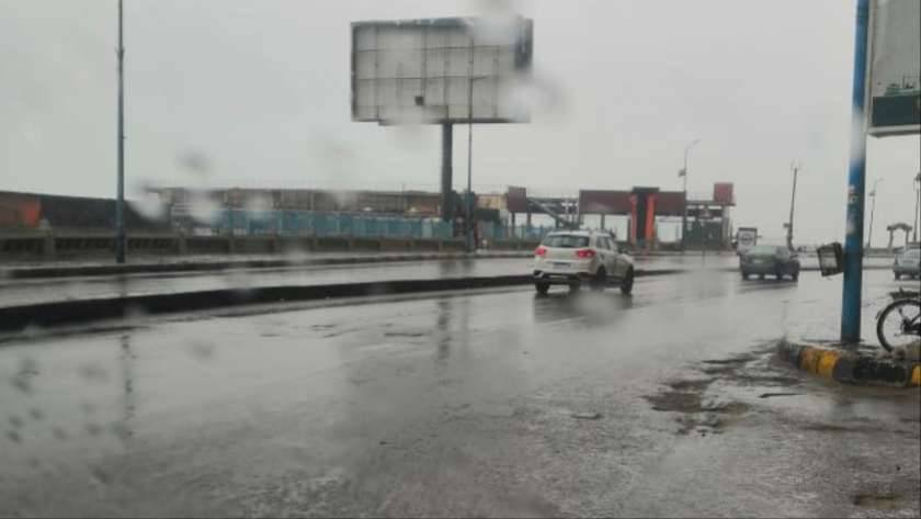 Rain and wind resistant outdoor led screen