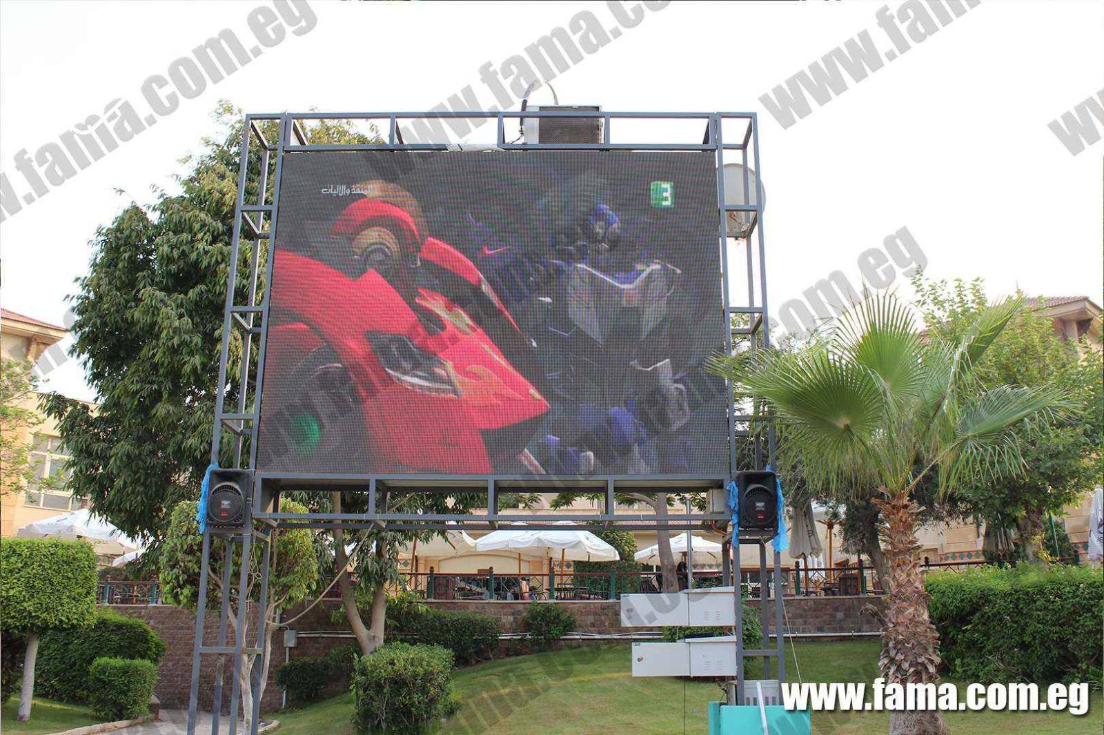 Outdoor advertising screens