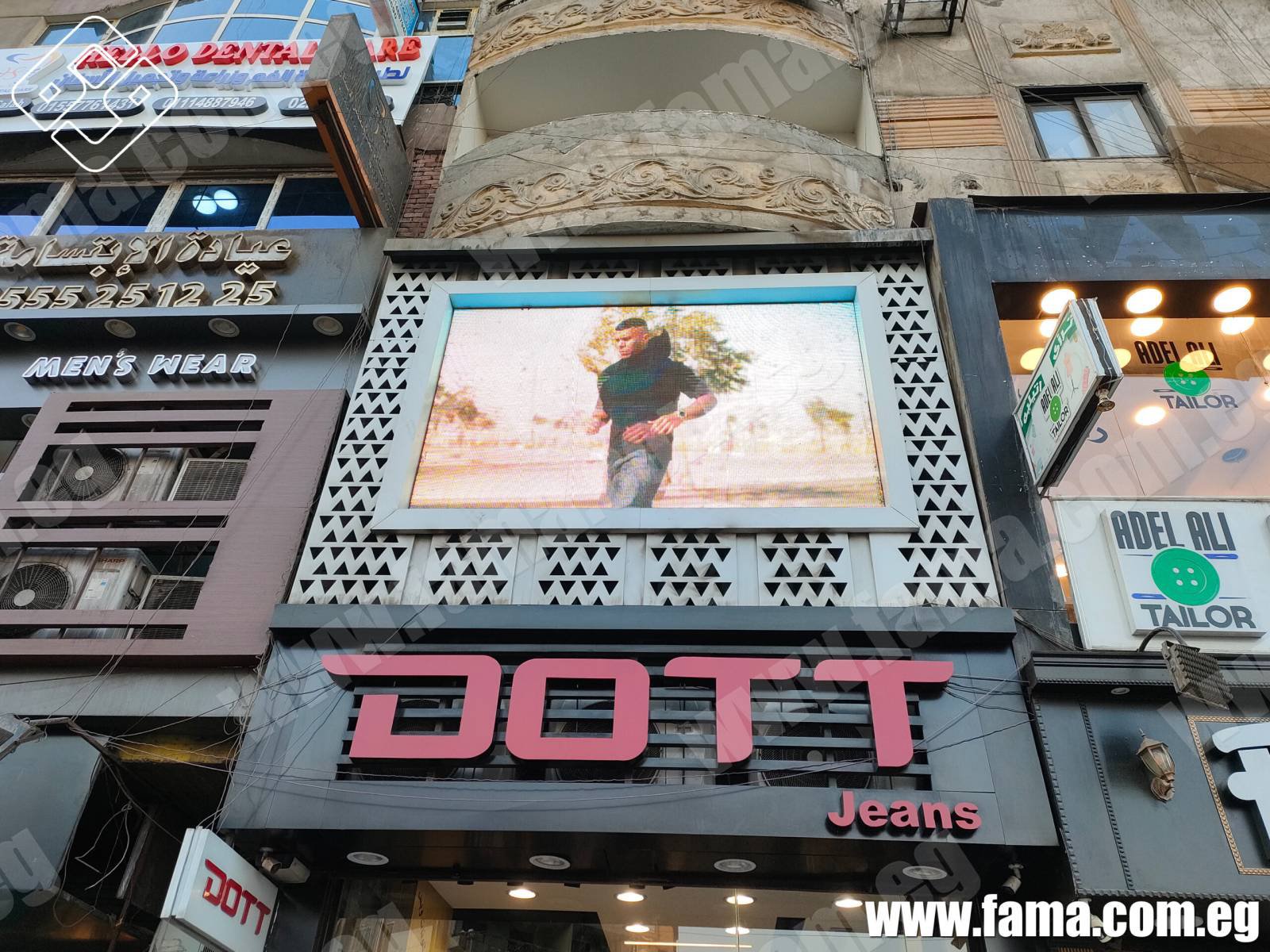 High-Quality Digital Screens for In-Store Advertising