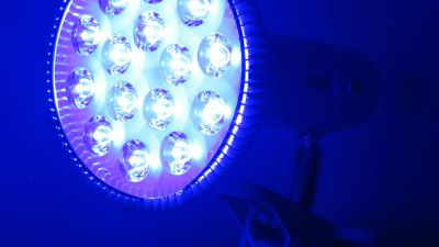 حقيقة الضوء الأزرق من شاشات الليد سكرين !