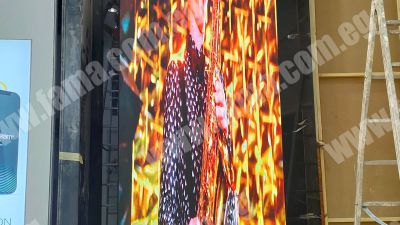 شاشات الليد الشفافة للعرض الاولي في الترويج من شركة فاما