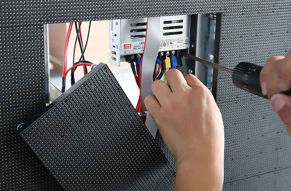 How to protect the safety of external LED screens from damage!