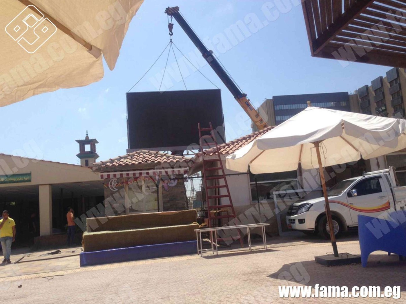 Sale and maintenance of LED screens