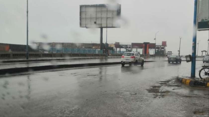 Rain and wind resistant outdoor led screen